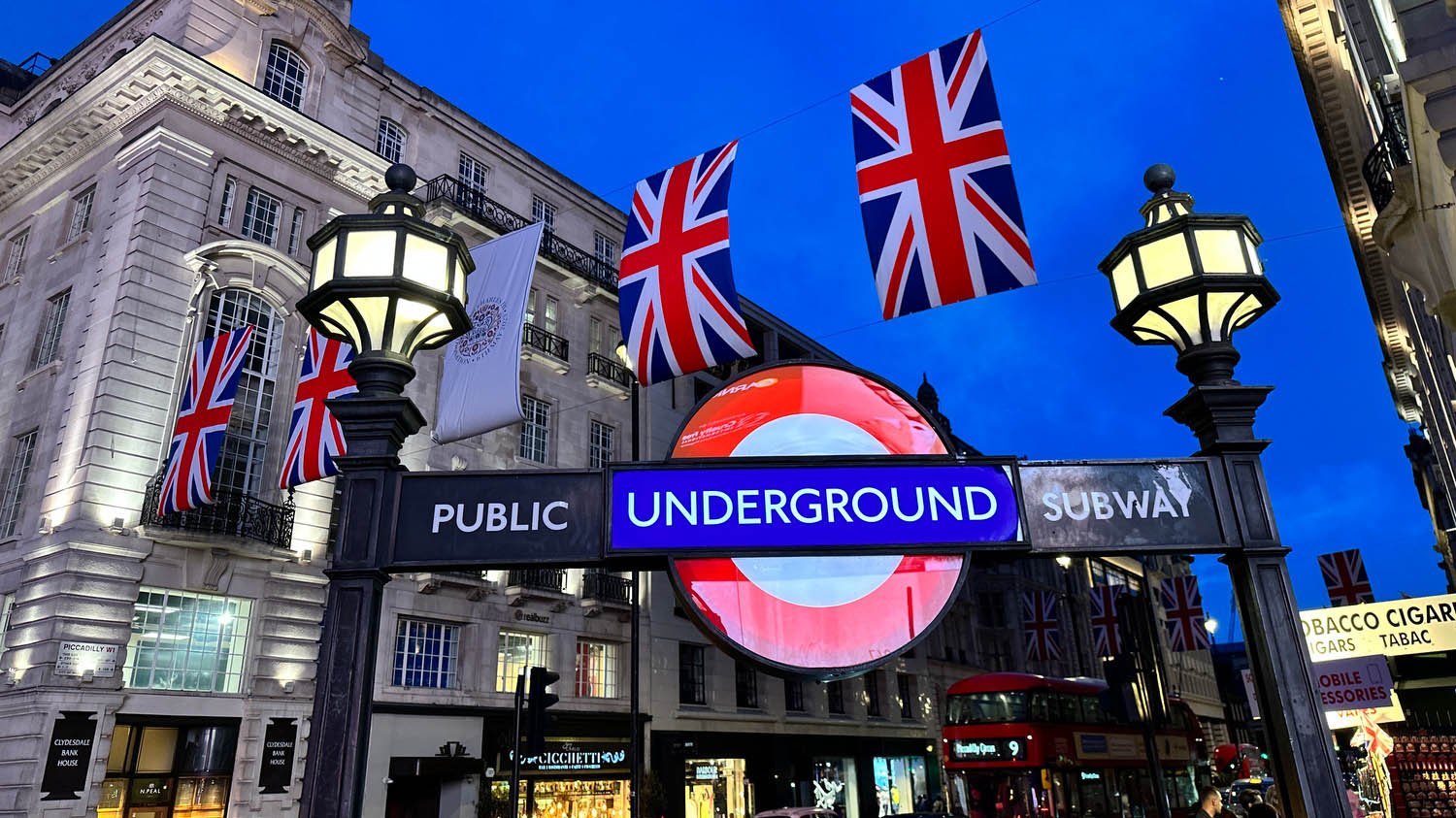 How to Use London's Public Transportation — The Empty Nest Explorers